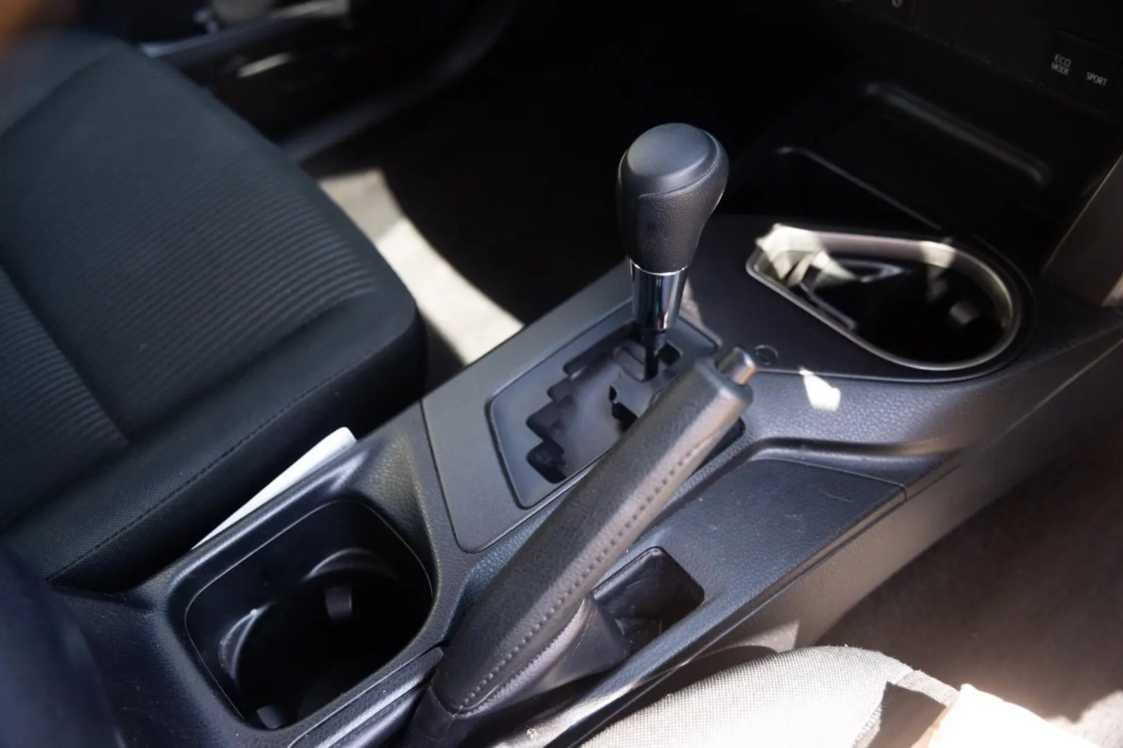2018 Toyota RAV4 Gallery Image 10