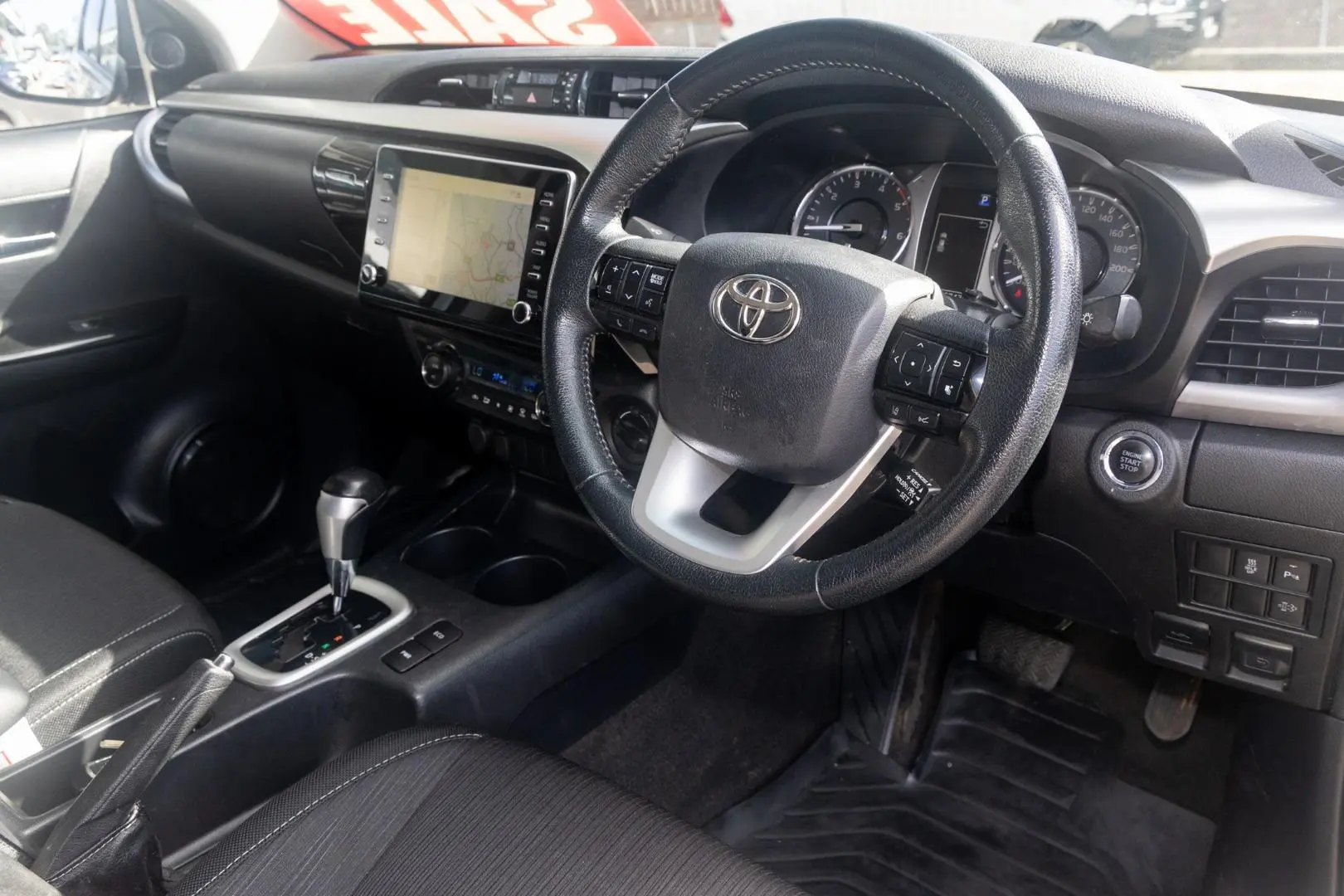 2022 Toyota Hilux Gallery Image 7