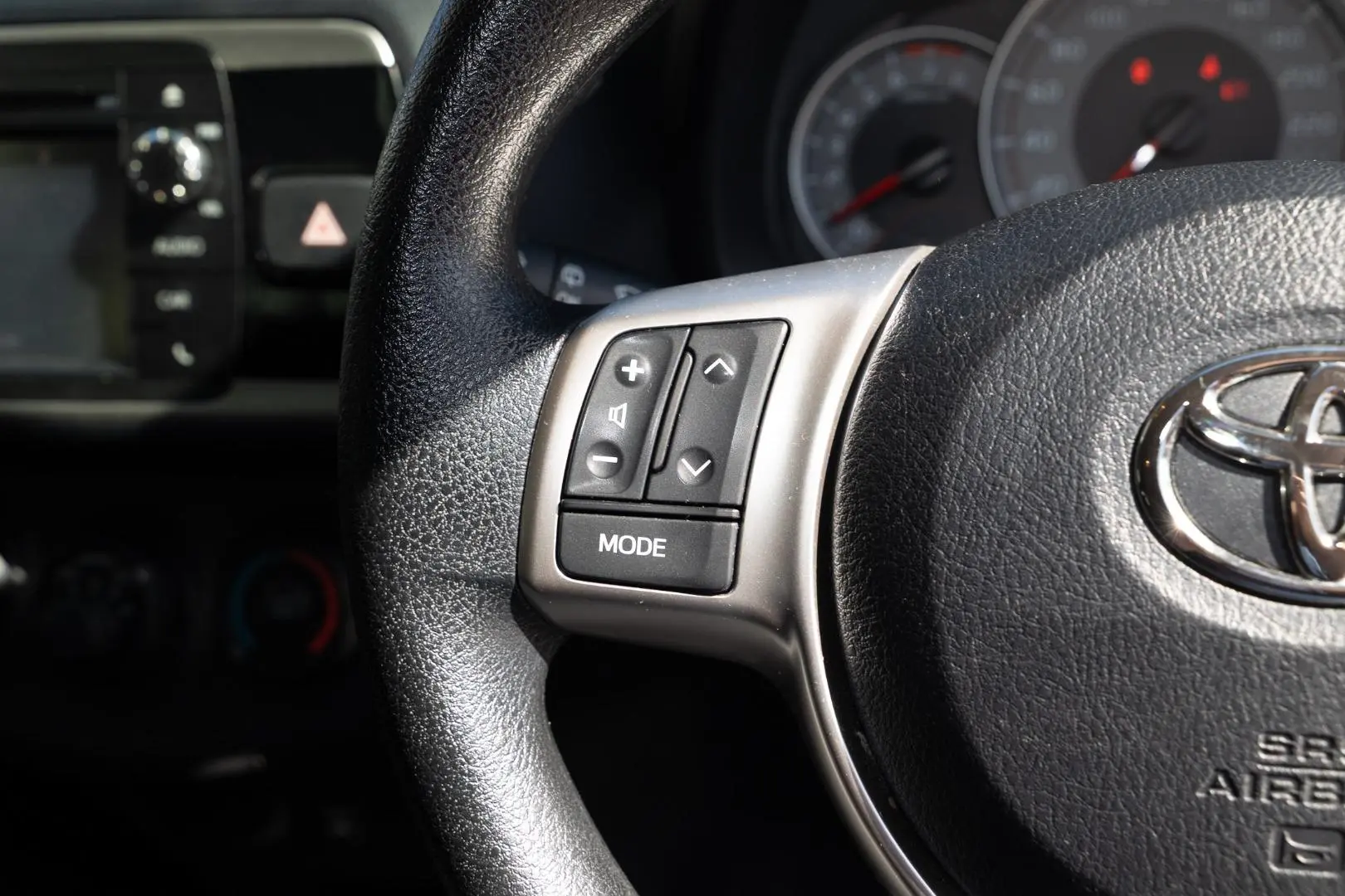 2016 Toyota Yaris Gallery Image 17