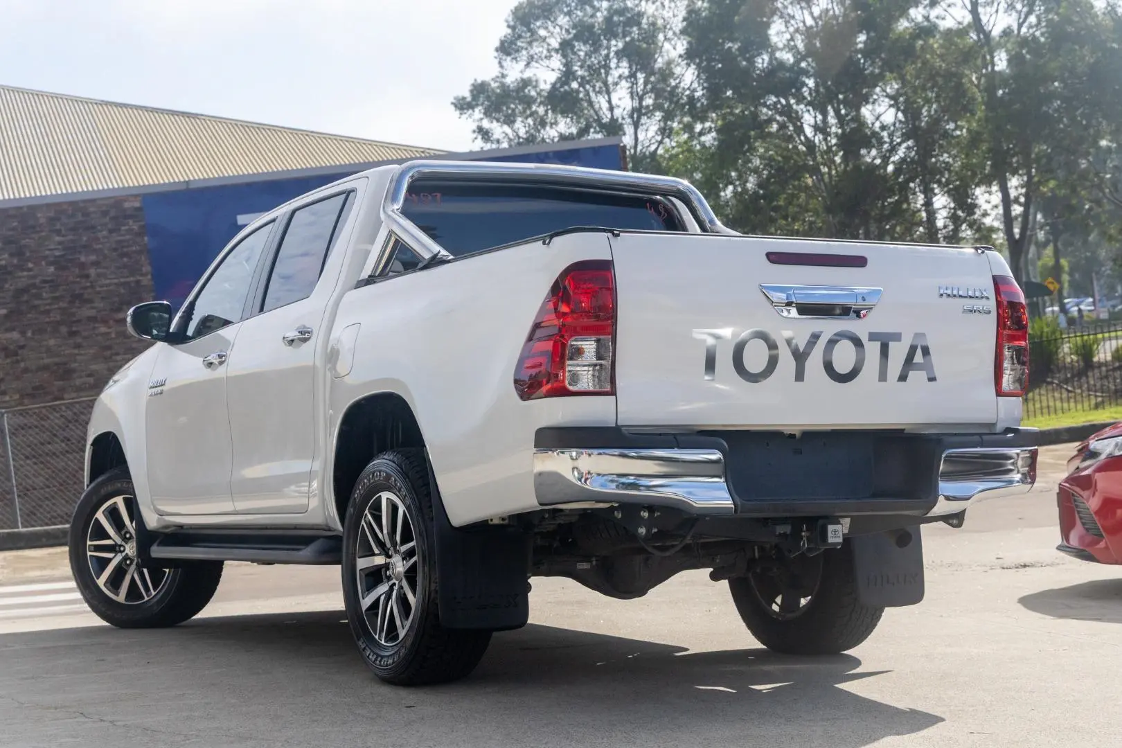 2018 Toyota Hilux Gallery Image 2