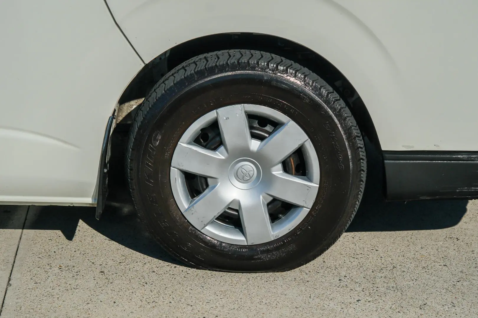 2018 Toyota Hiace Gallery Image 21