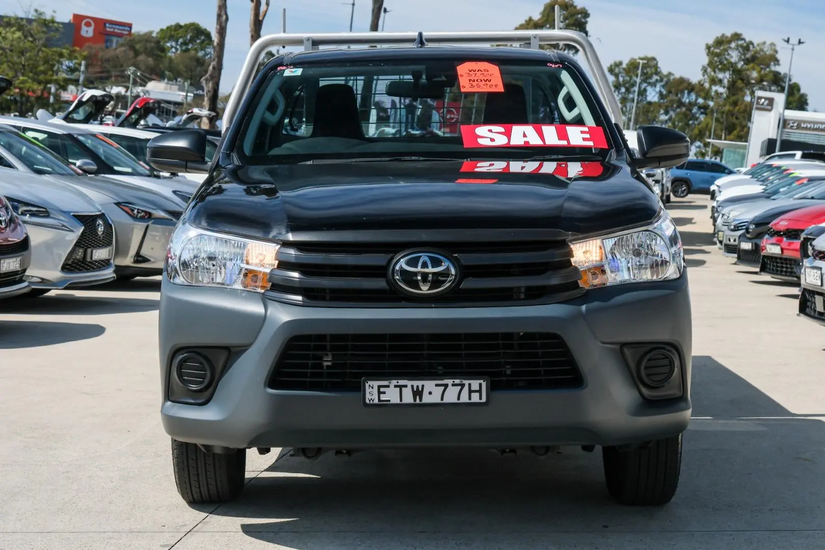 2022 Toyota Hilux Image 4