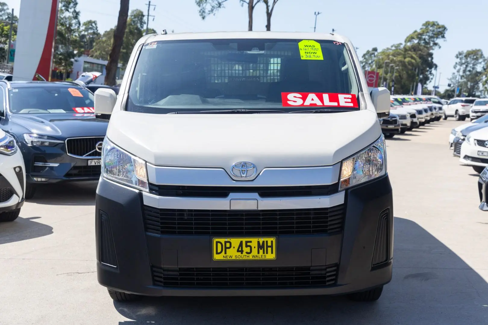 2020 Toyota Hiace Gallery Image 4