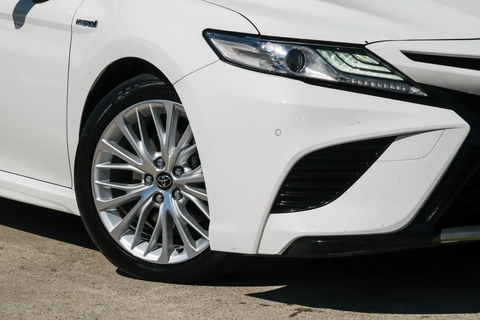 2018 Toyota Camry Gallery Image 6