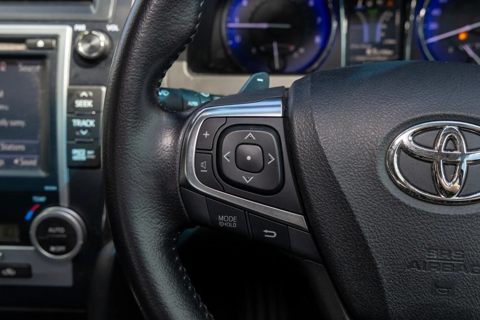 2016 Toyota Camry Gallery Image 11