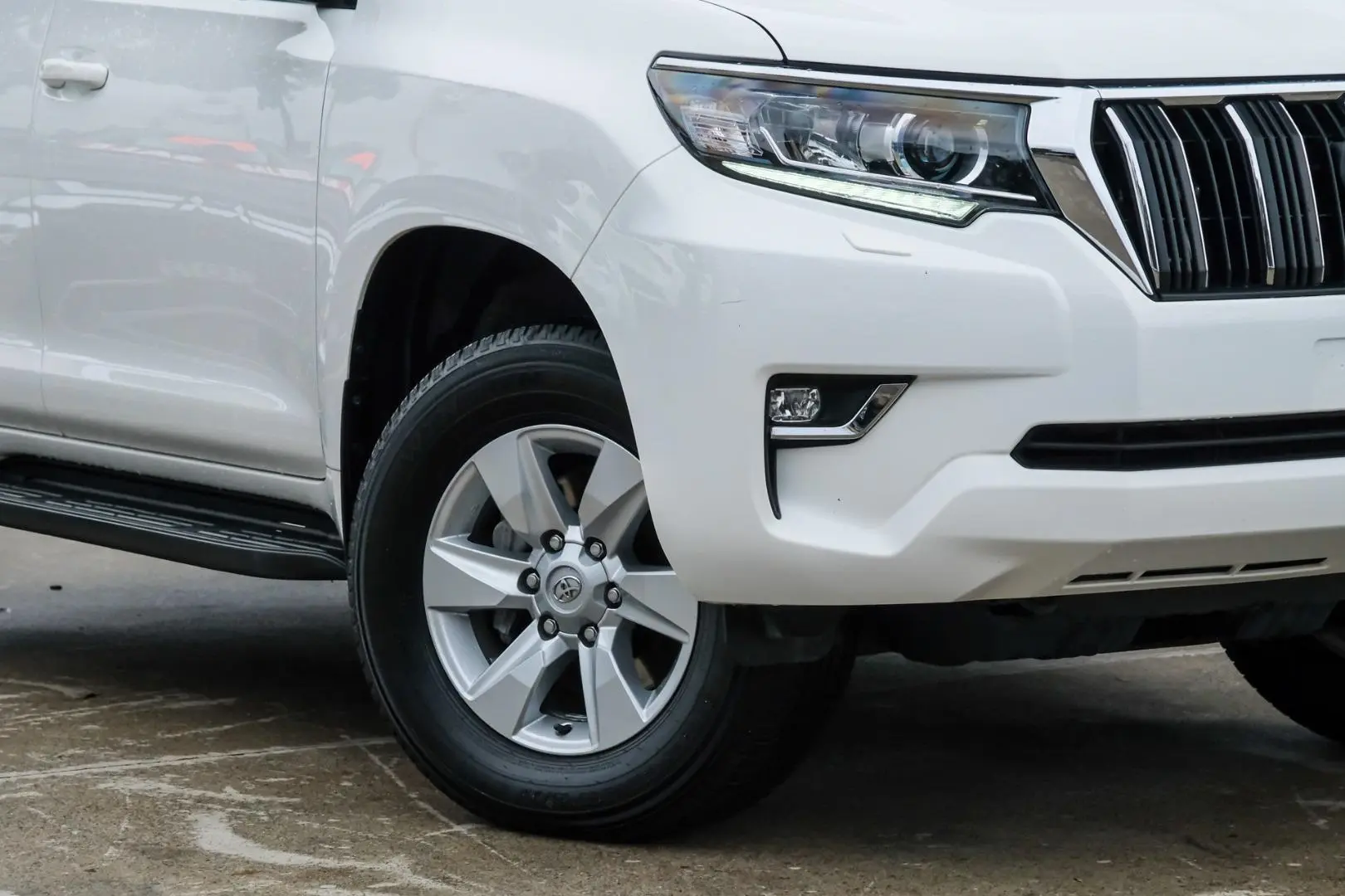 2023 Toyota Landcruiser Prado Gallery Image 6