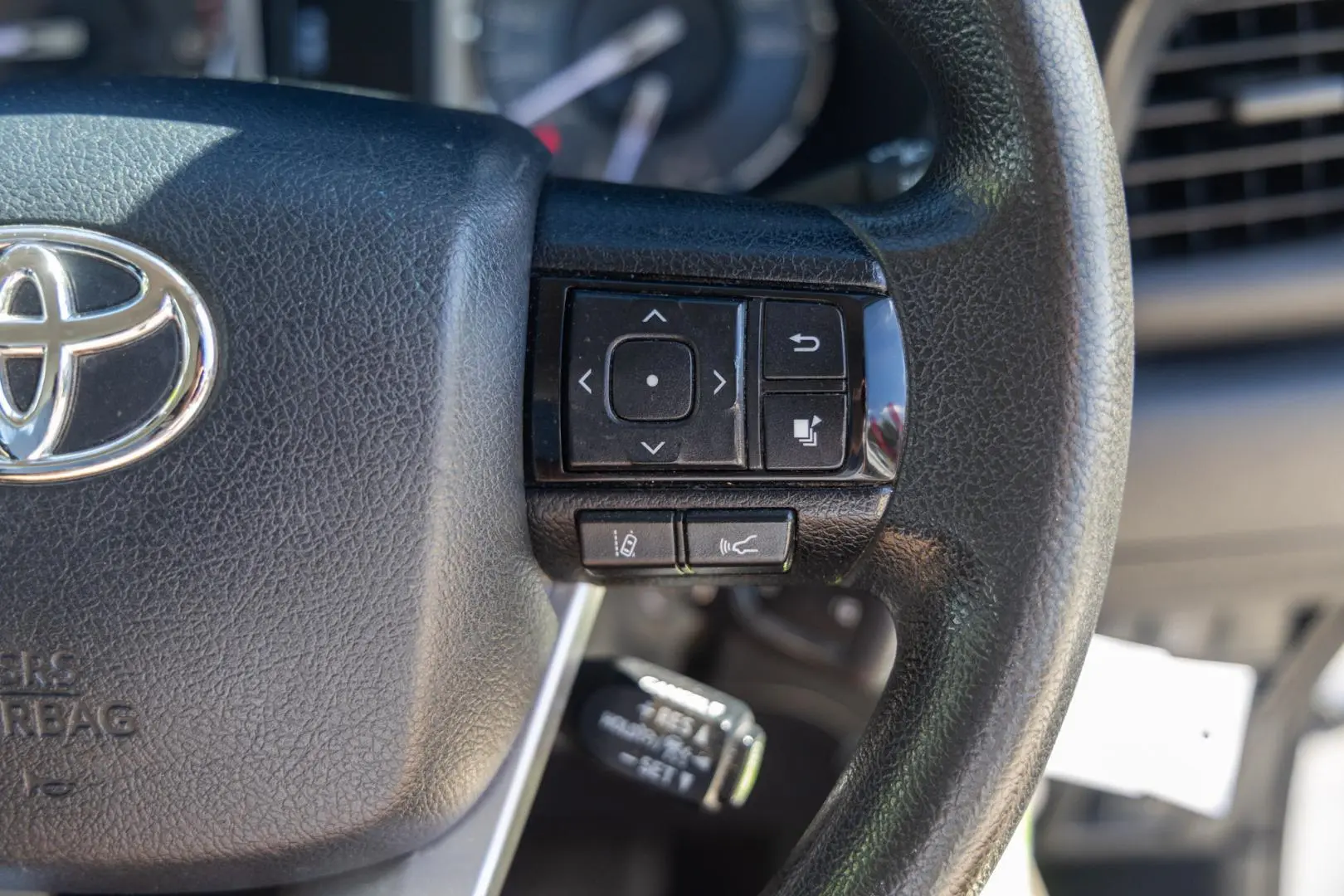 2022 Toyota Hilux Gallery Image 15