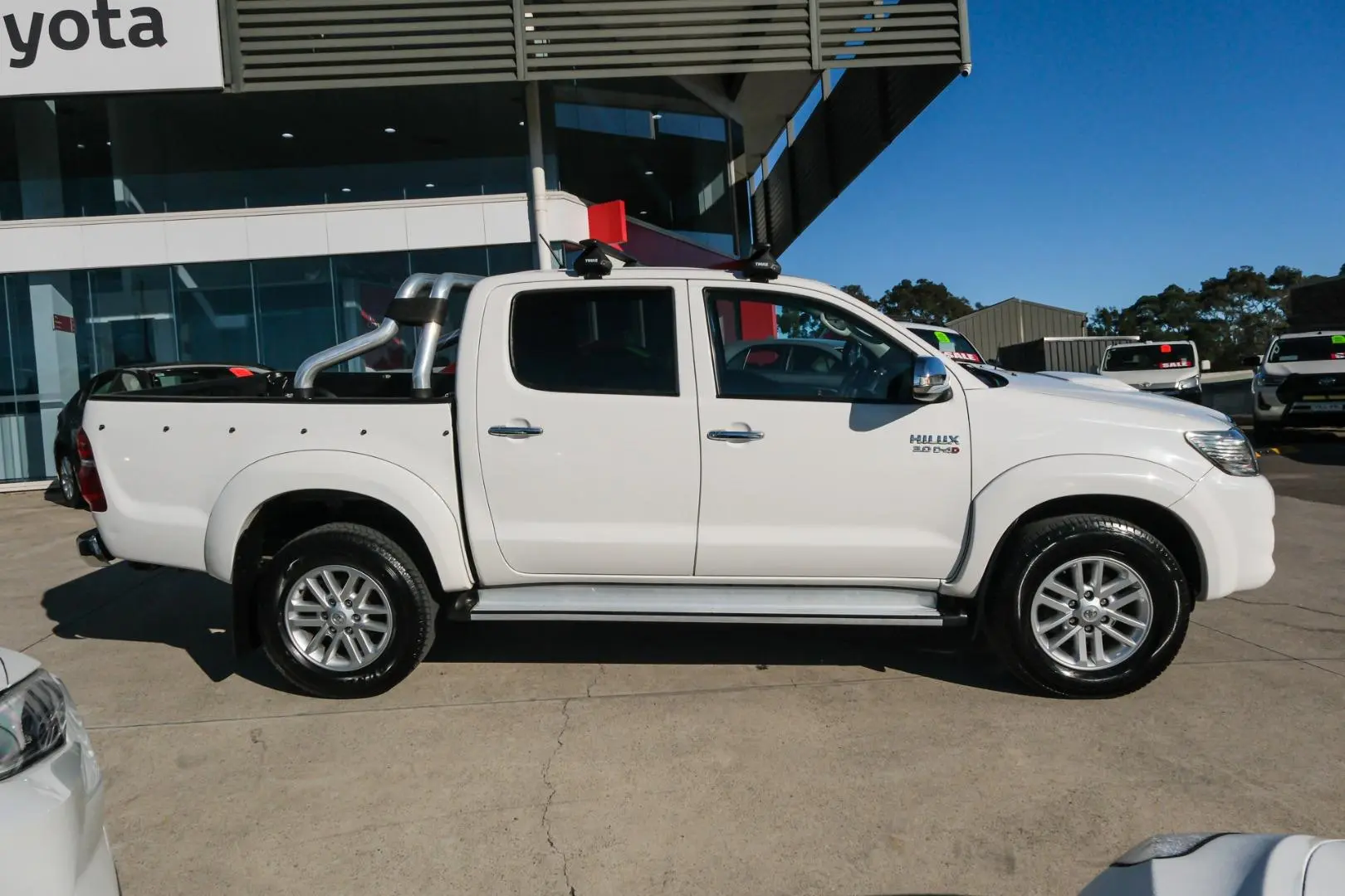 2015 Toyota Hilux Gallery Image 3