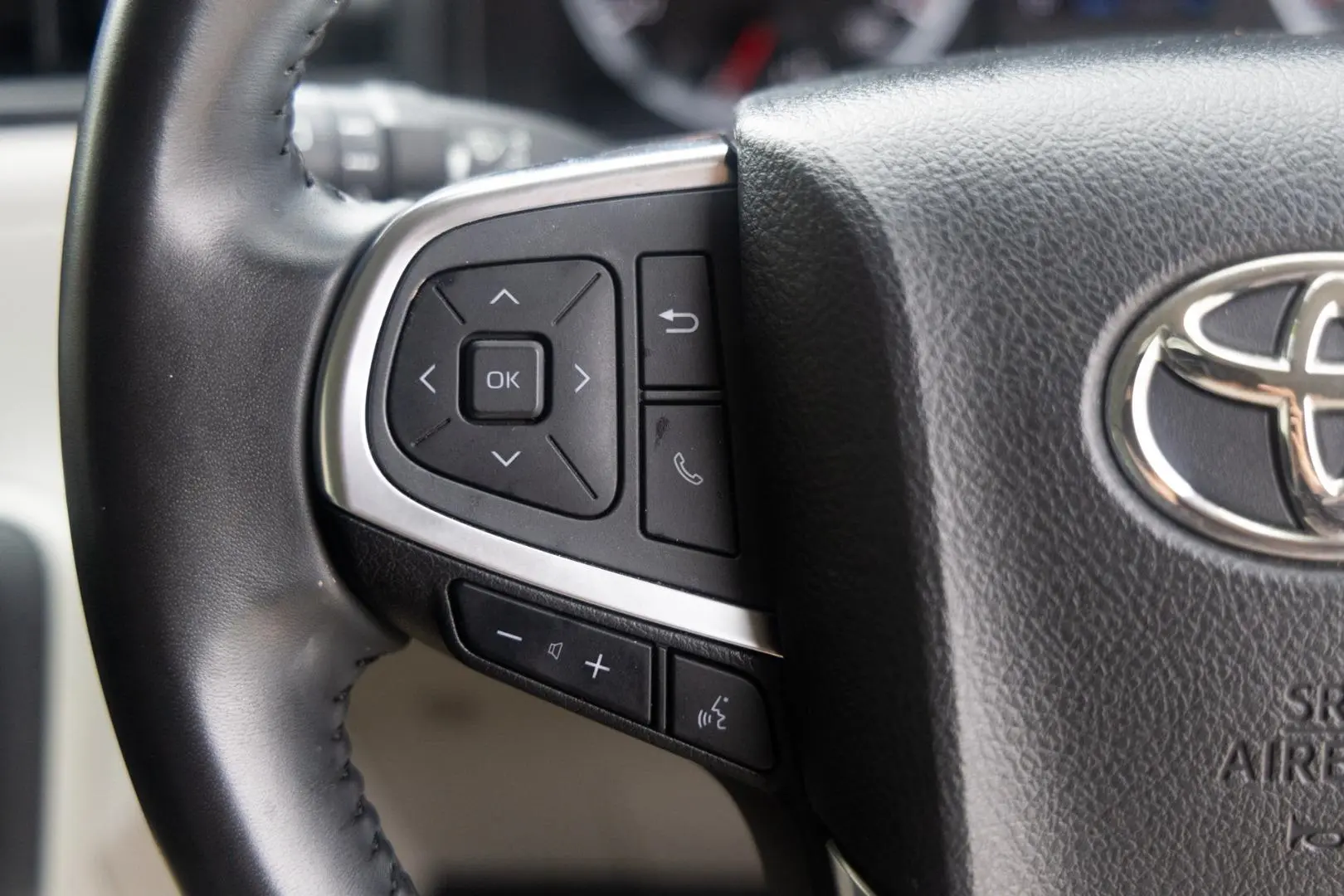 2023 Toyota Hiace Gallery Image 14