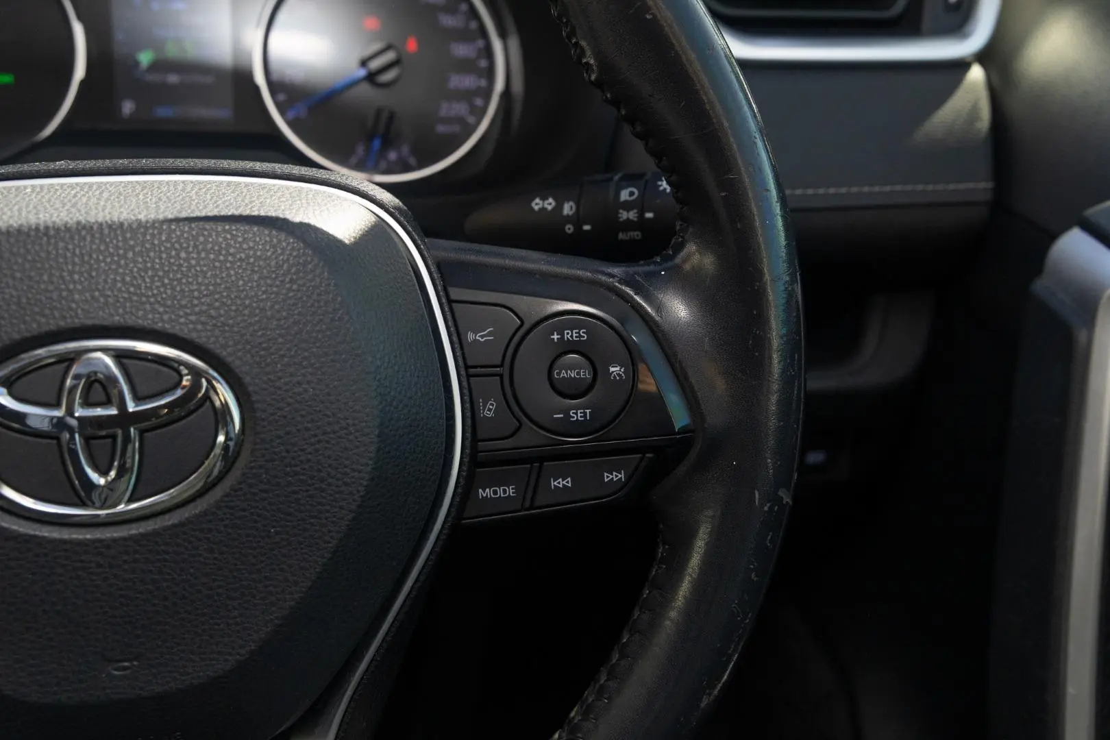 2019 Toyota RAV4 Gallery Image 12