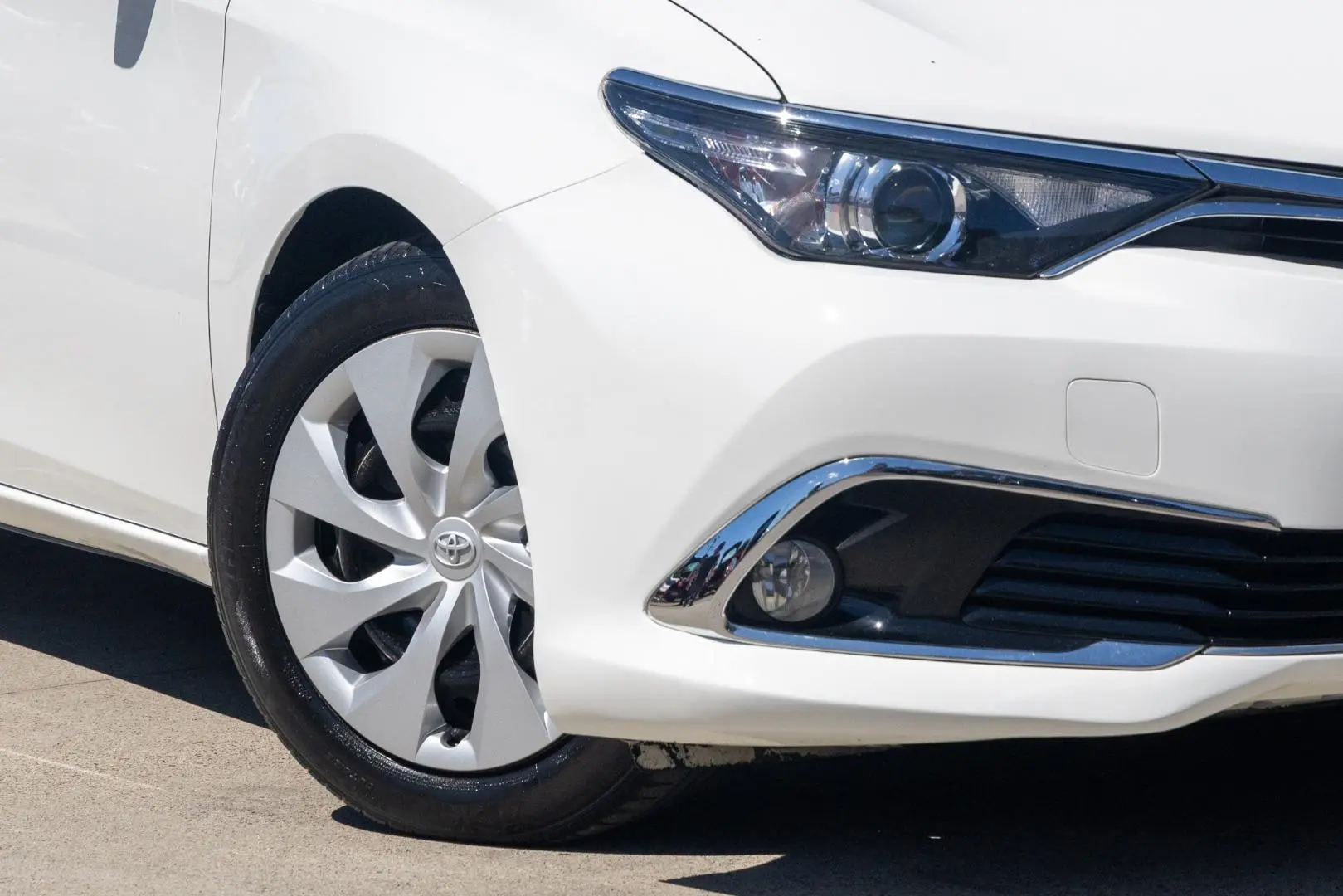 2018 Toyota Corolla Gallery Image 6