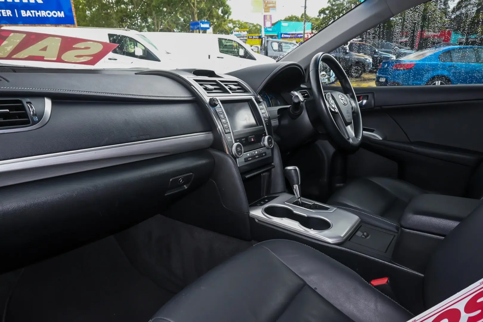 2012 Toyota Camry Gallery Image 8