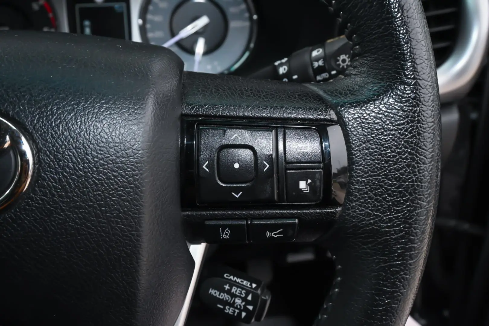 2022 Toyota Hilux Gallery Image 13