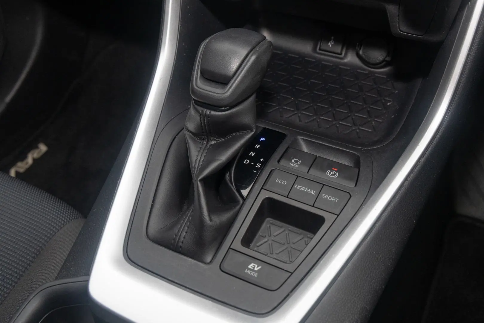 2022 Toyota RAV4 Gallery Image 16