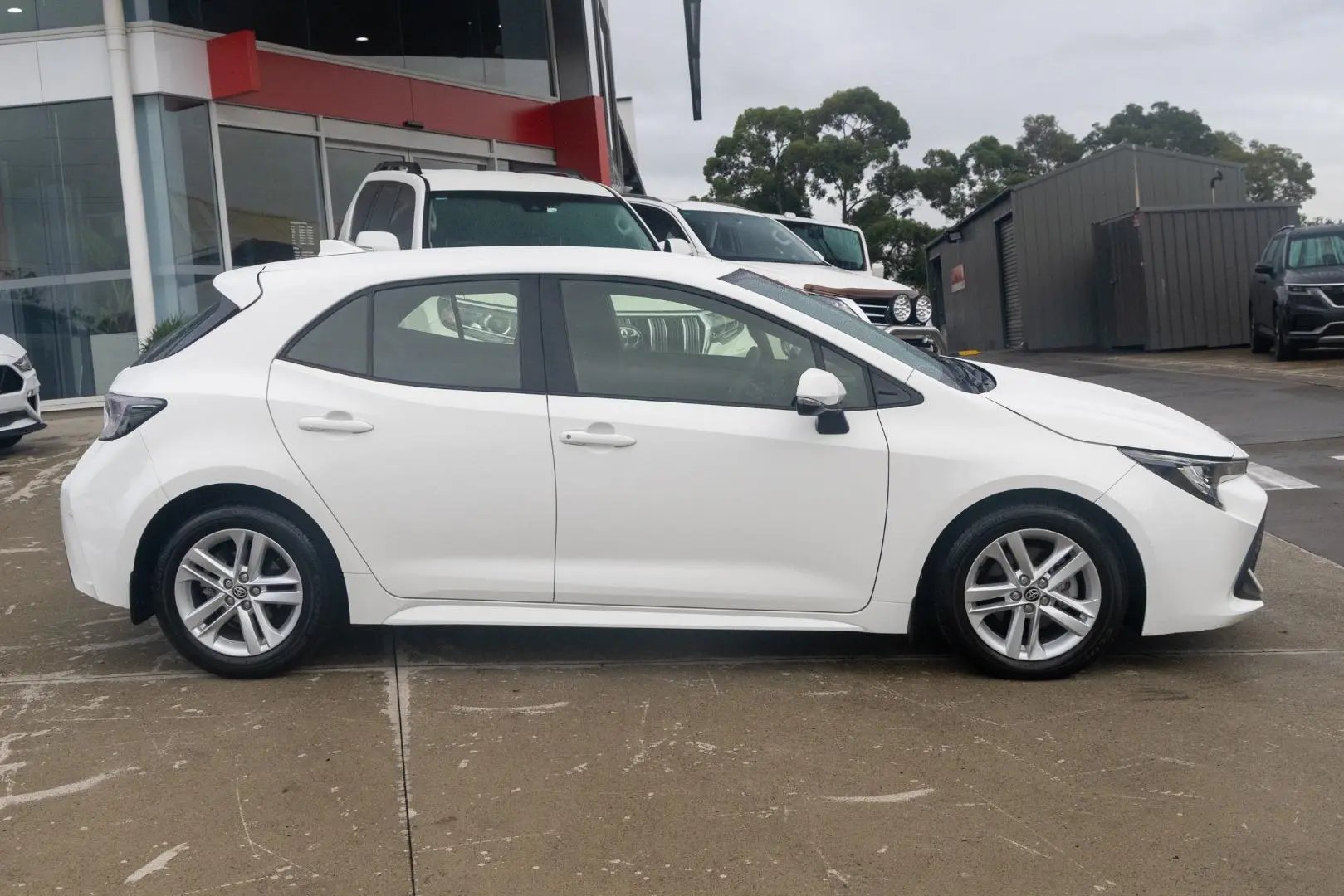 2018 Toyota Corolla Gallery Image 3