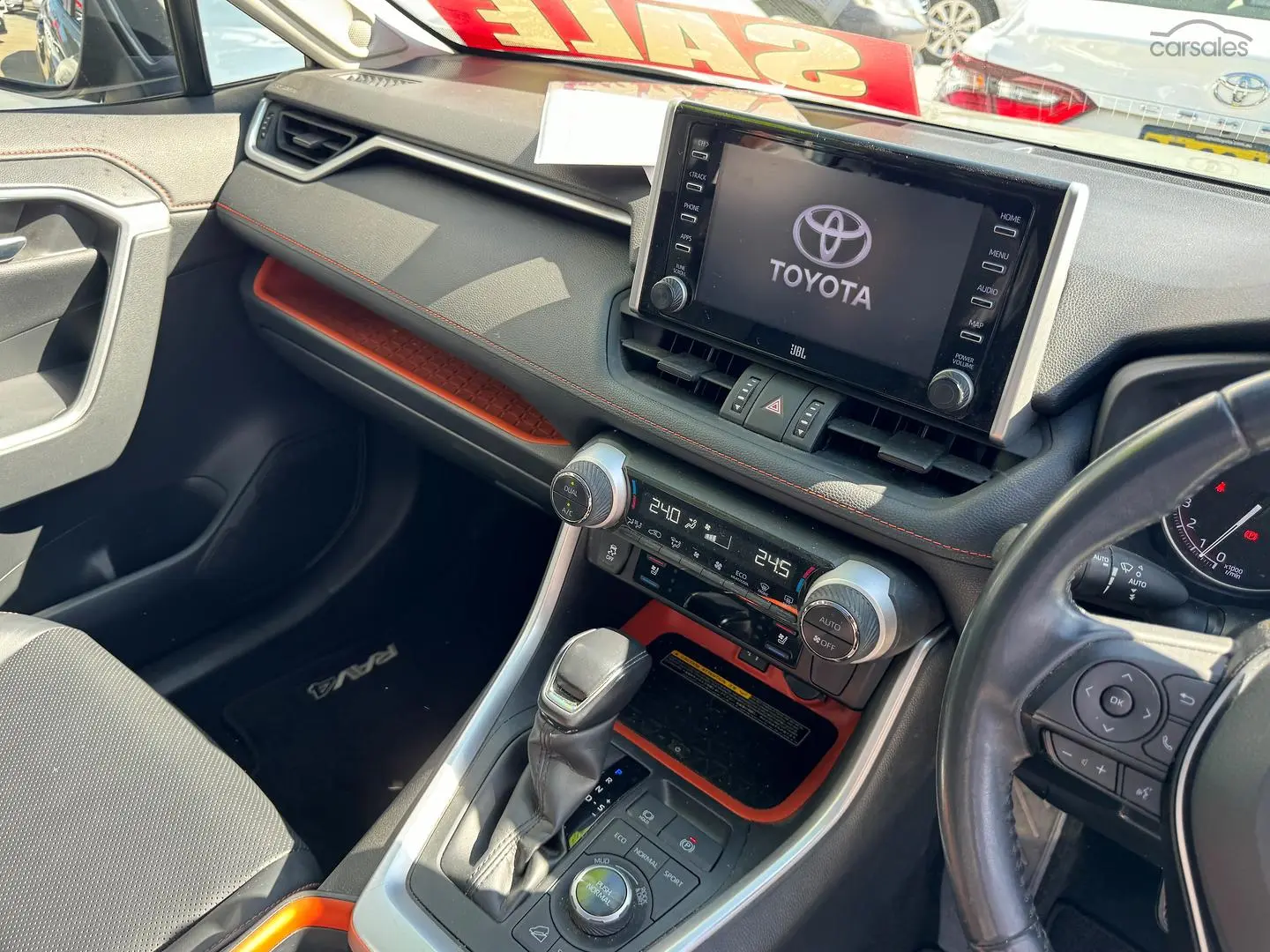 2019 Toyota RAV4 Image 4