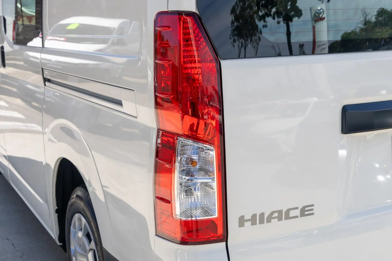 2020 Toyota Hiace Gallery Image 21
