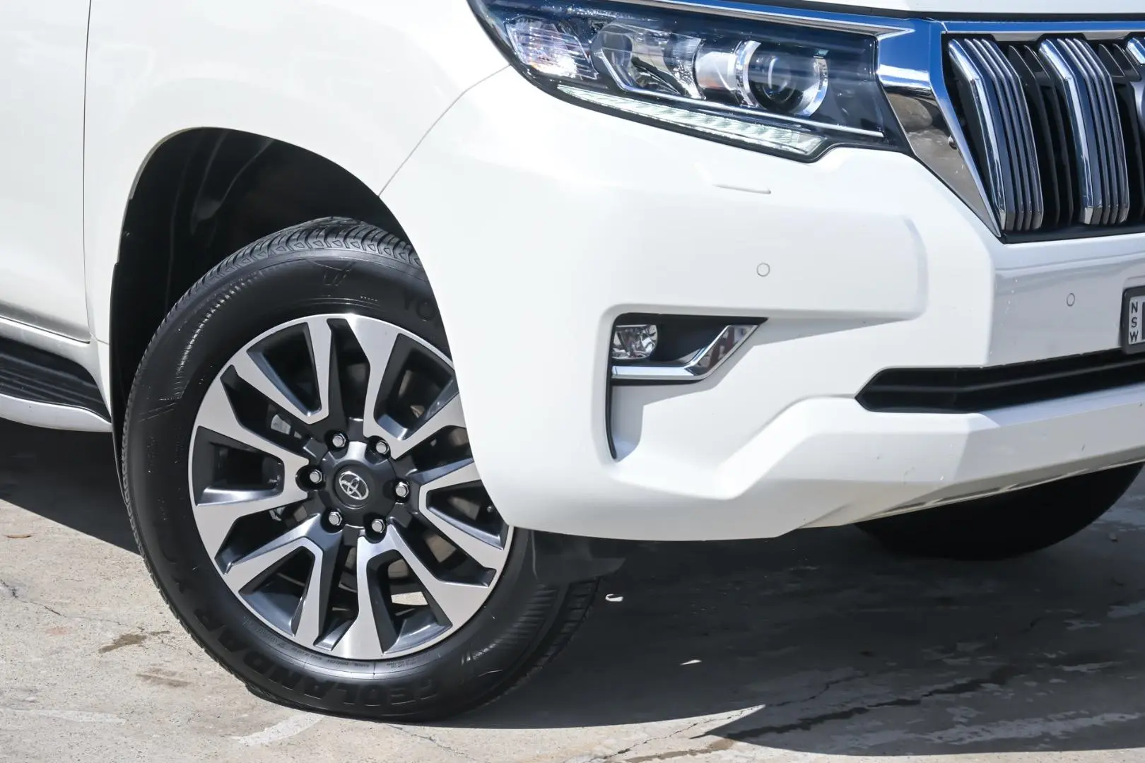 2023 Toyota Landcruiser Prado Gallery Image 6
