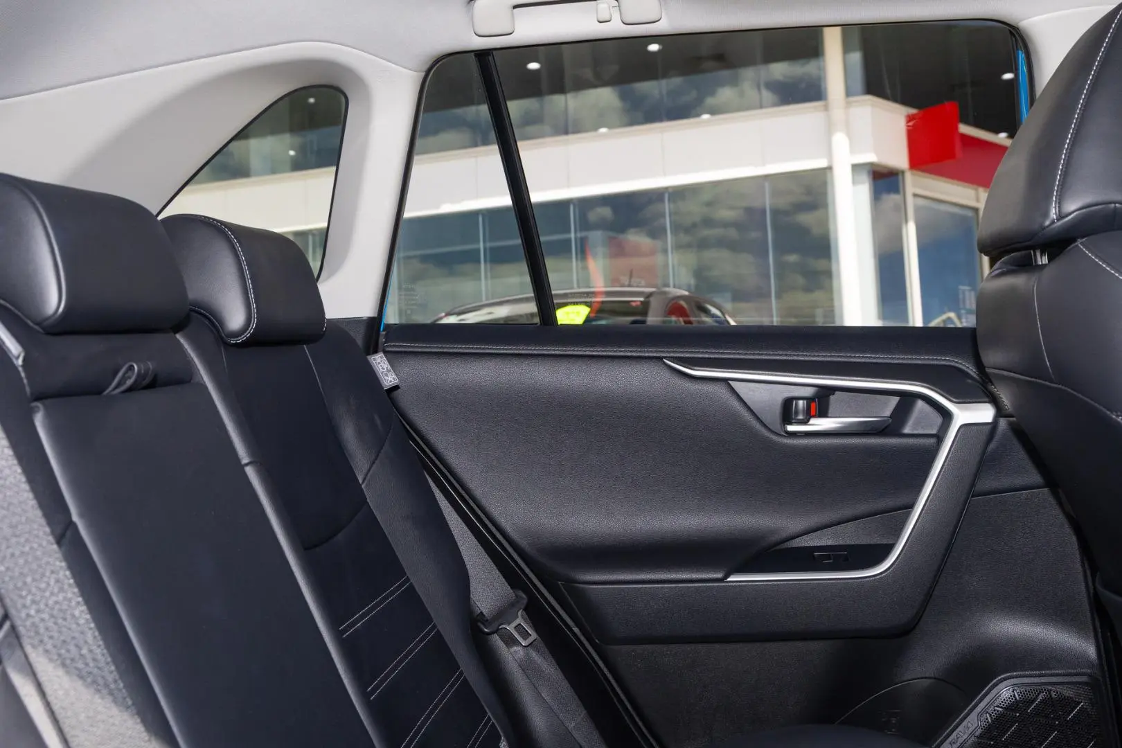 2020 Toyota RAV4 Gallery Image 9