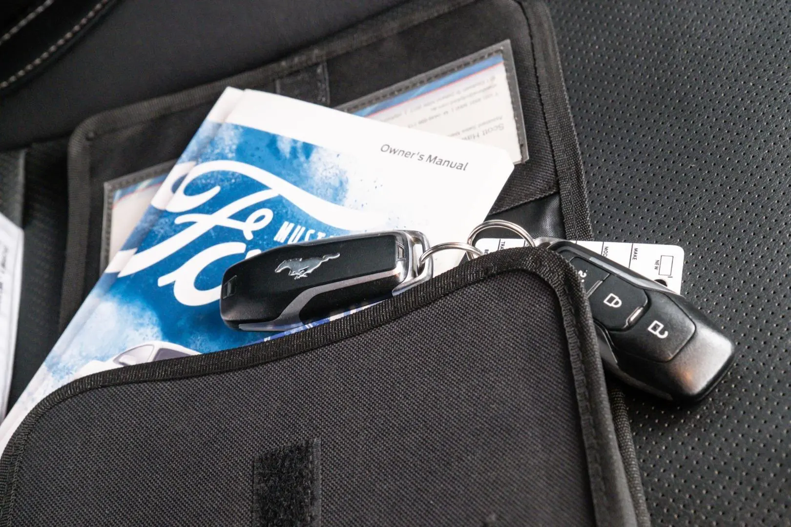 2017 Ford Mustang Gallery Image 16