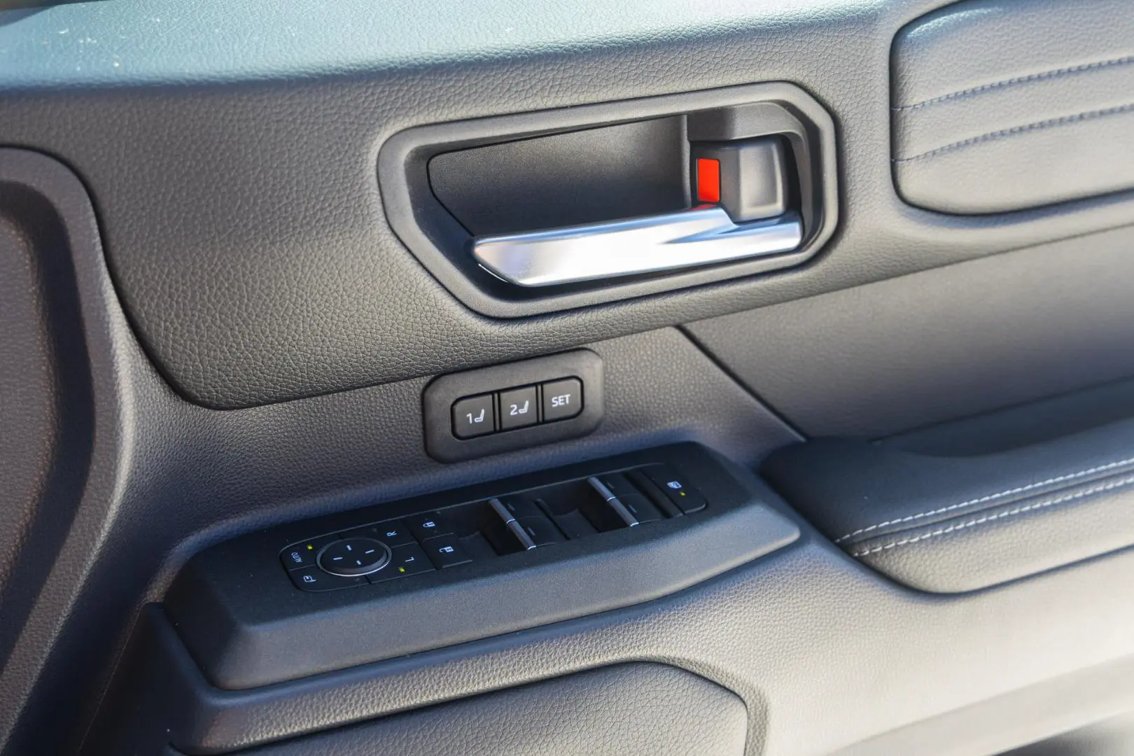 2024 Toyota Landcruiser Prado Gallery Image 16