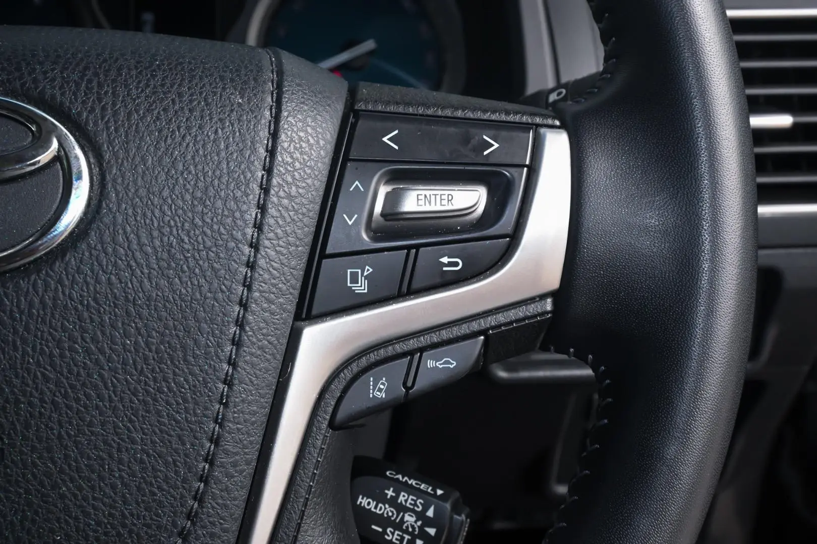 2023 Toyota Landcruiser Prado Gallery Image 13