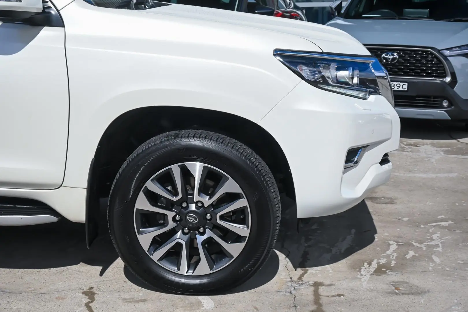 2023 Toyota Landcruiser Prado Gallery Image 21