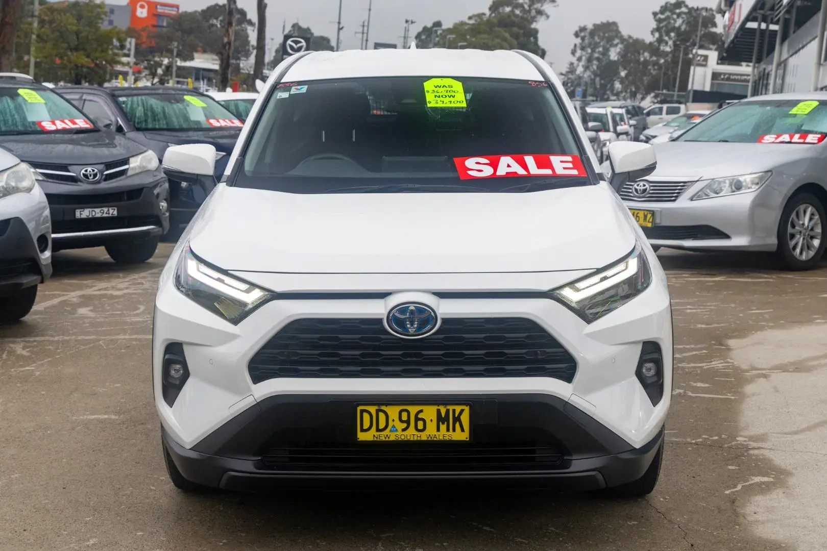 2022 Toyota RAV4 Gallery Image 4