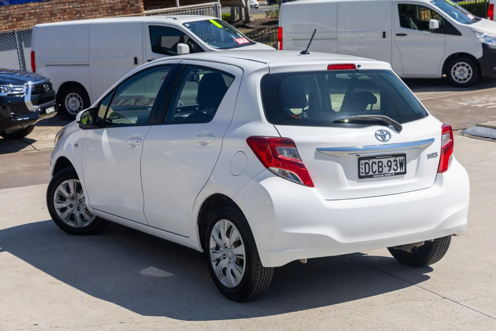 2015 Toyota Yaris Gallery Image 2