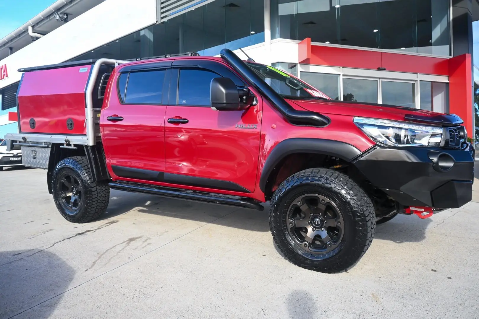 2018 Toyota Hilux Gallery Image 3
