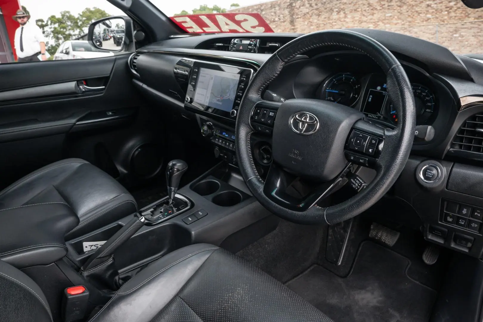 2023 Toyota Hilux Gallery Image 7