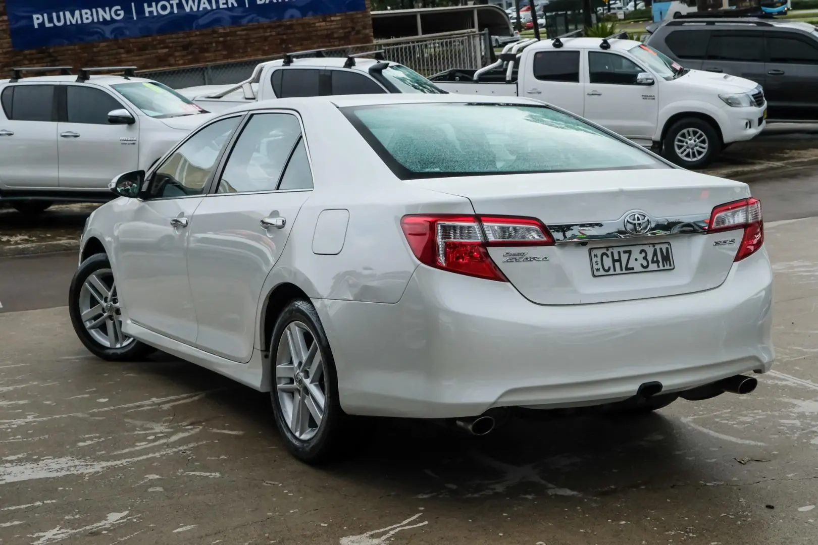 2012 Toyota Camry Gallery Image 2