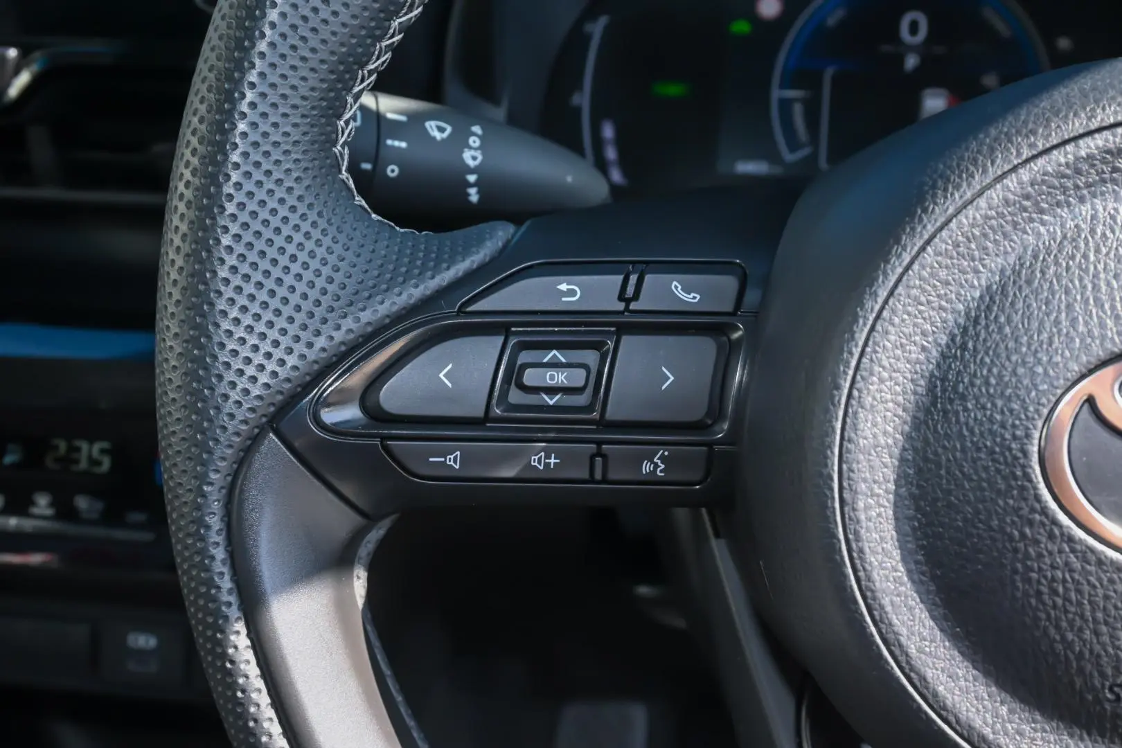 2025 Toyota Yaris Cross Gallery Image 12