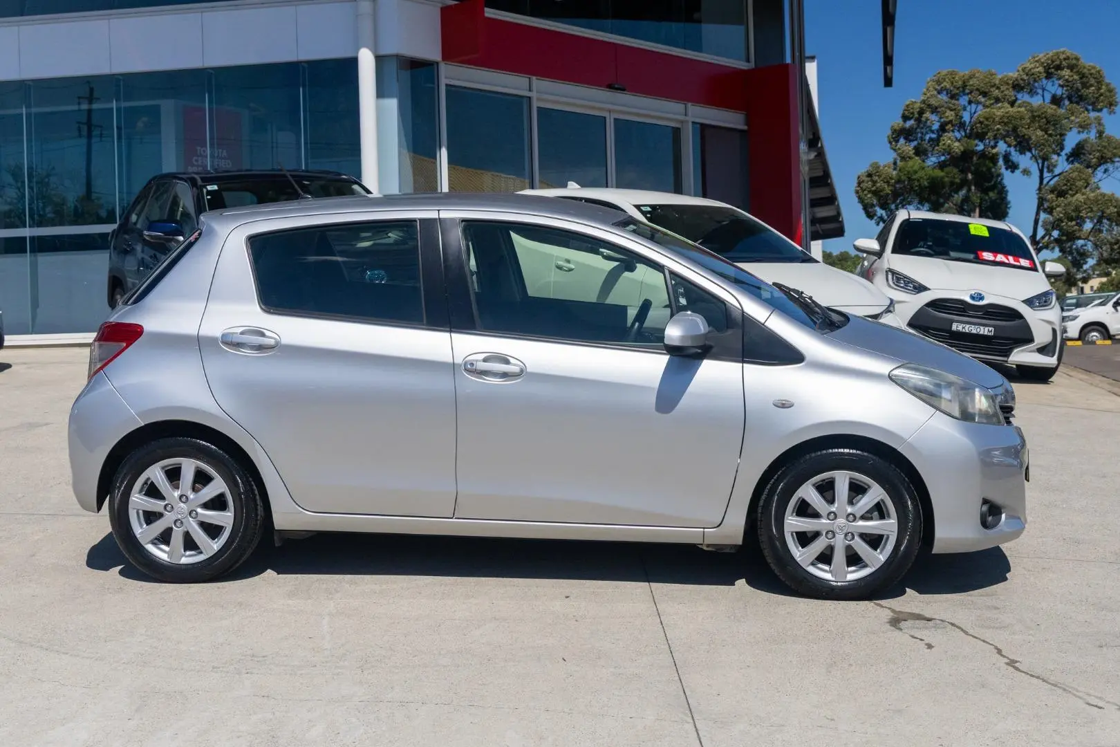 2012 Toyota Yaris Gallery Image 3