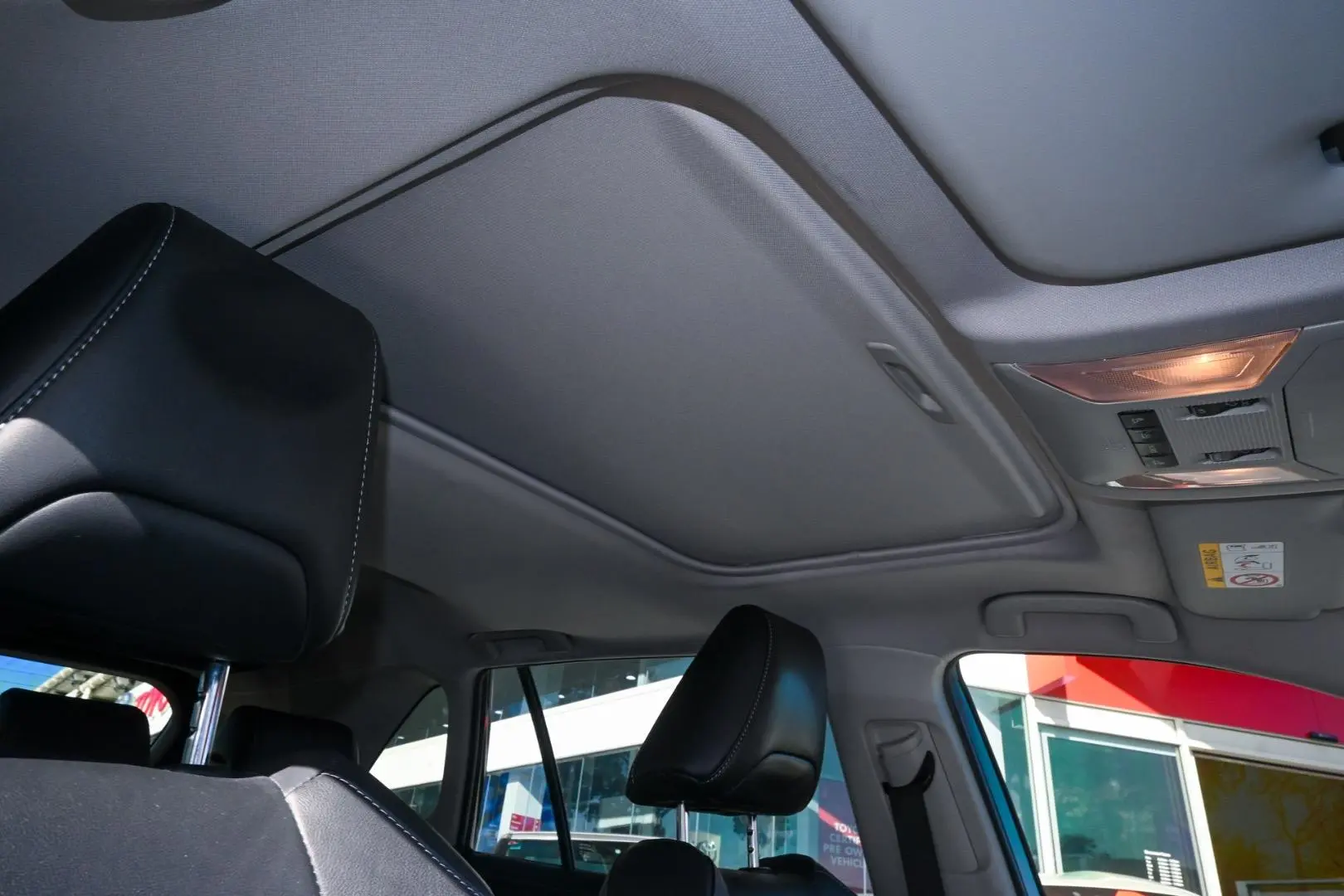 2019 Toyota RAV4 Gallery Image 11
