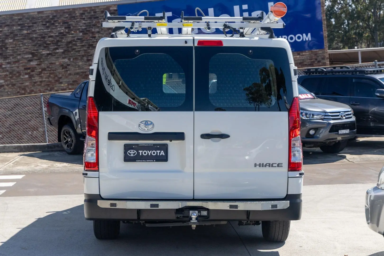 2023 Toyota Hiace Gallery Image 5
