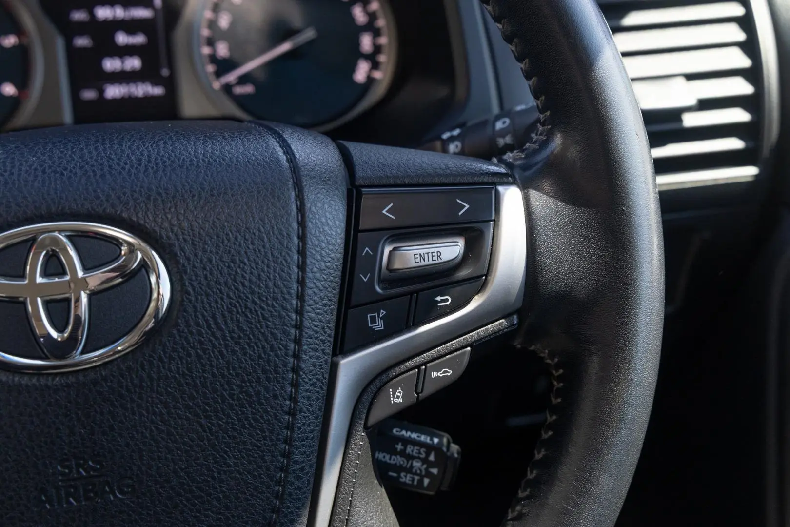2018 Toyota Landcruiser Prado Gallery Image 12