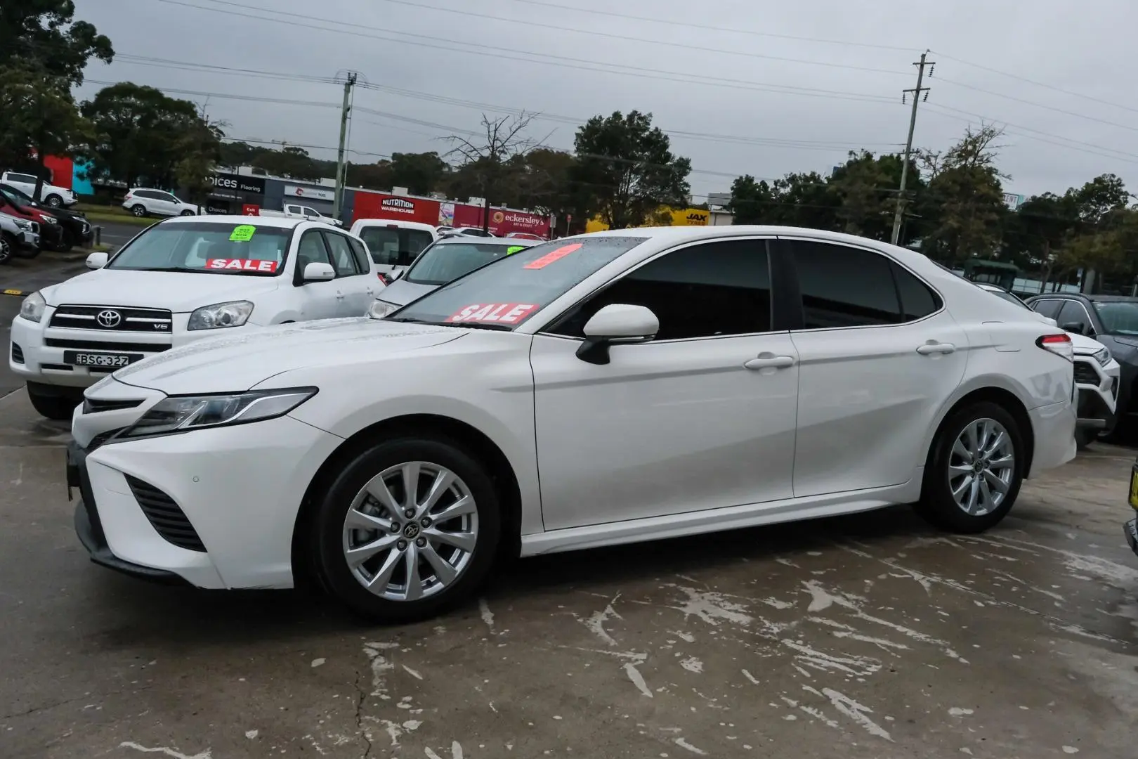 2020 Toyota Camry Gallery Image 3