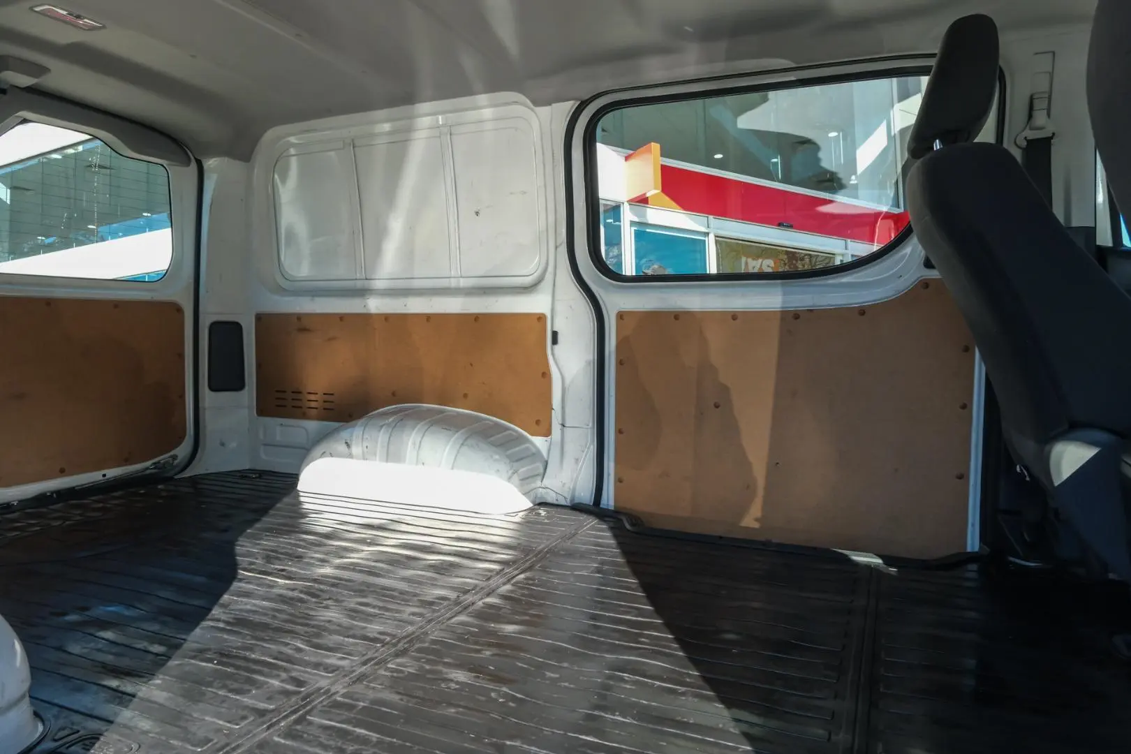 2022 Toyota Hiace Gallery Image 9