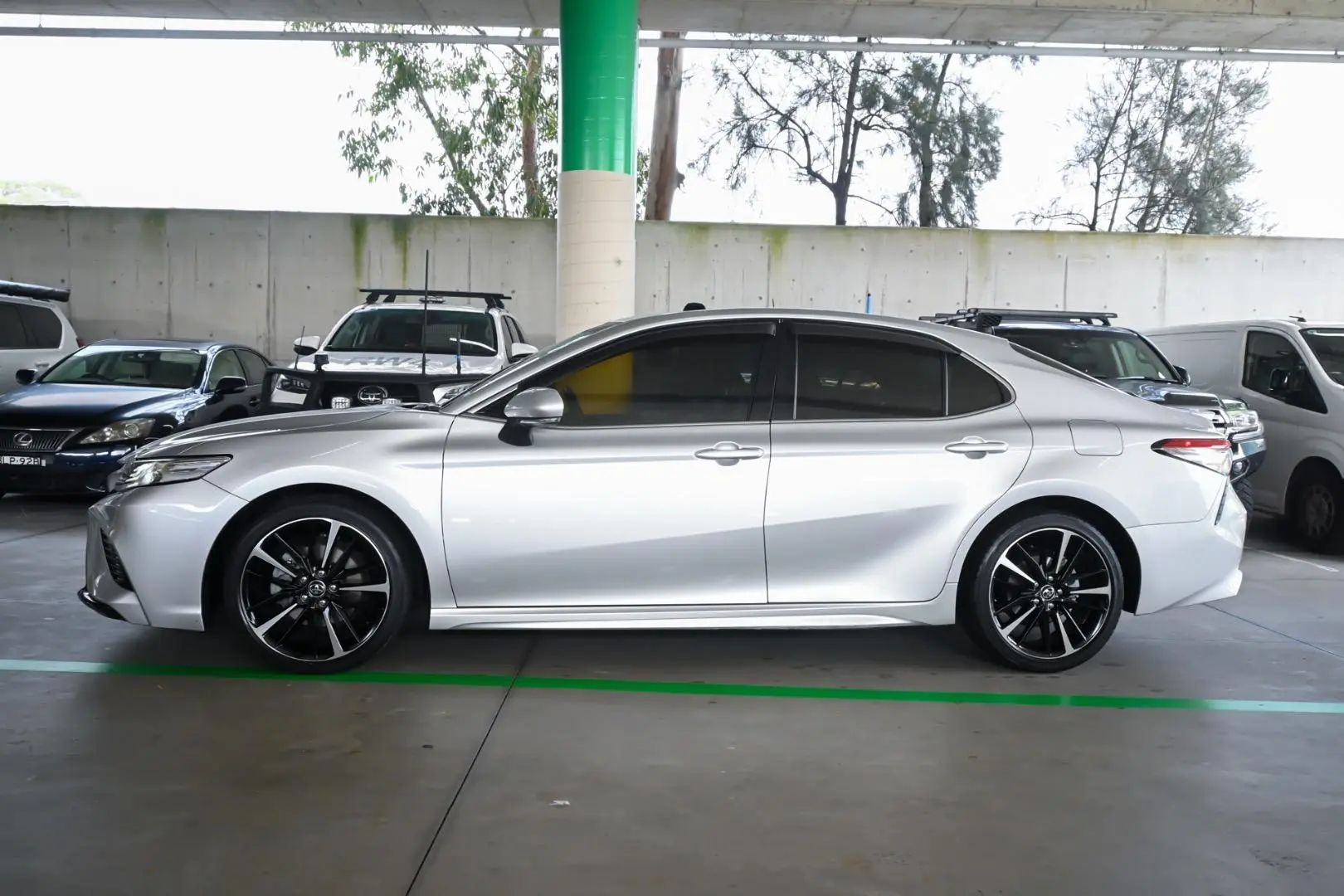 2018 Toyota Camry Gallery Image 3