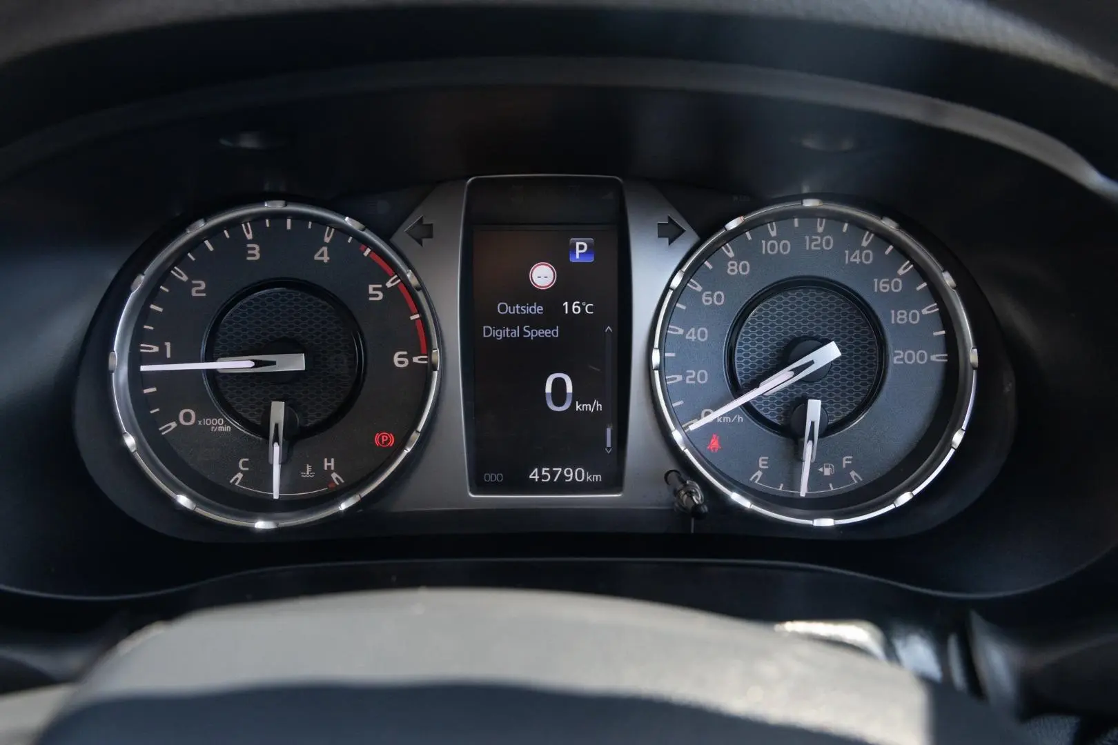 2024 Toyota Hilux Gallery Image 13