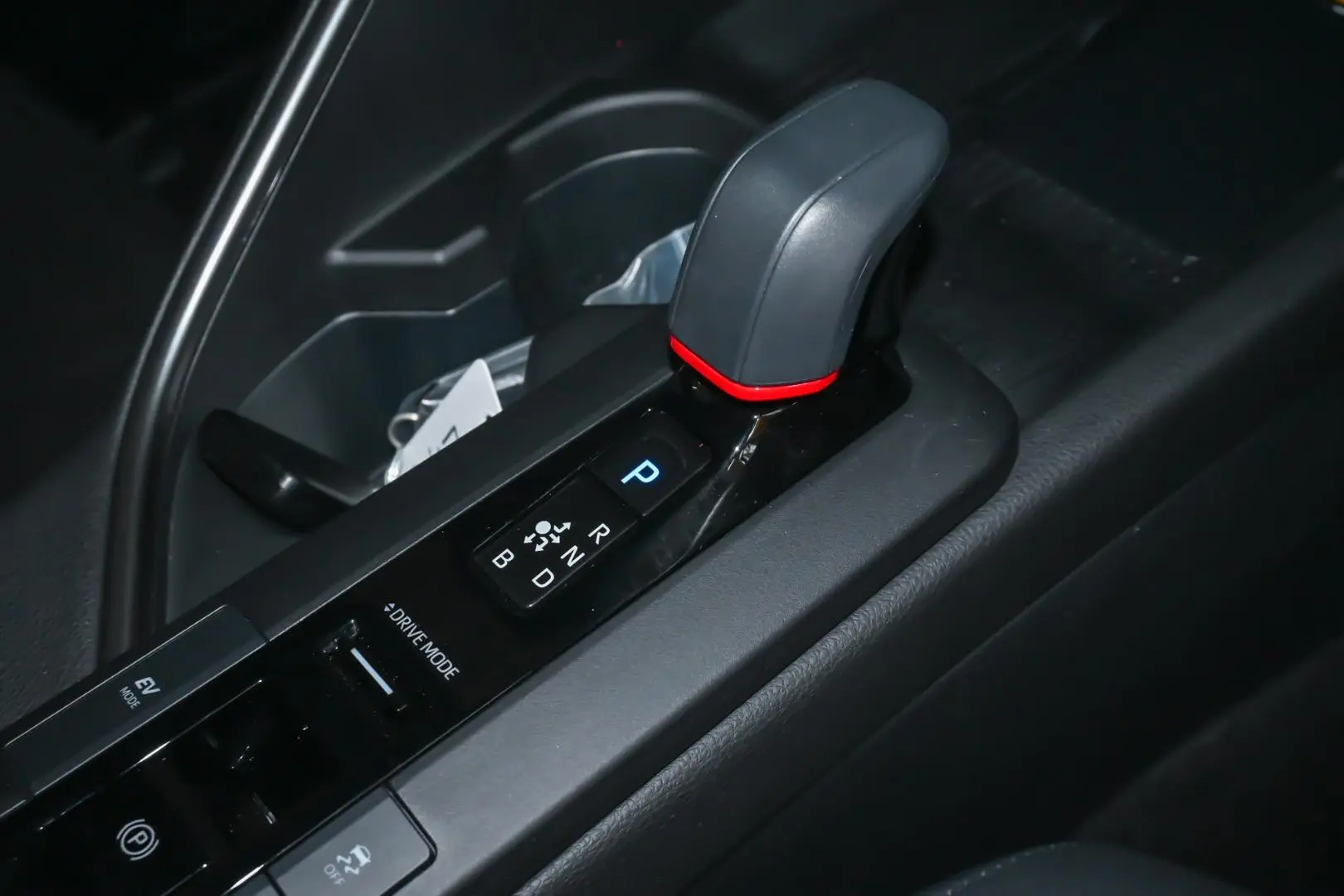 2025 Toyota C-HR Gallery Image 15