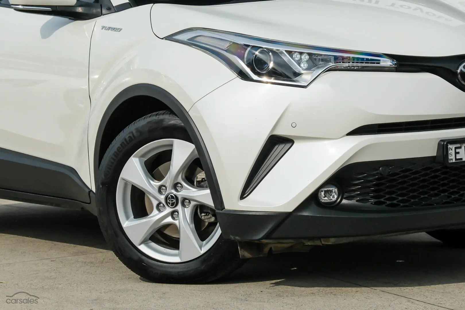 2017 Toyota C-HR Image 6