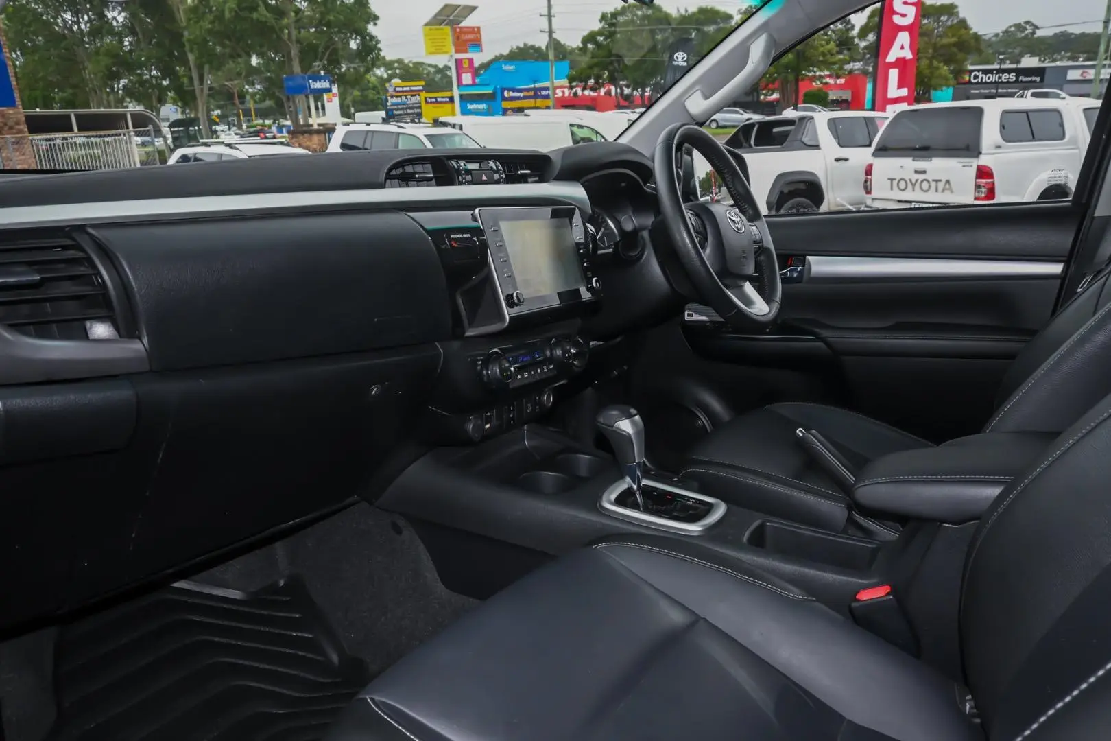 2022 Toyota Hilux Gallery Image 8
