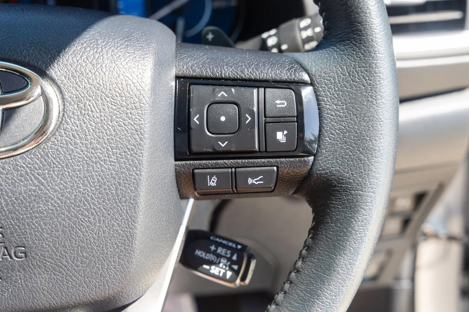 2022 Toyota Fortuner Gallery Image 15