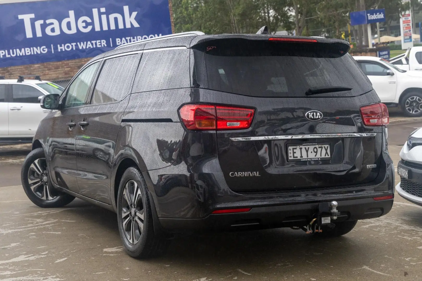 2020 Kia Carnival Gallery Image 2