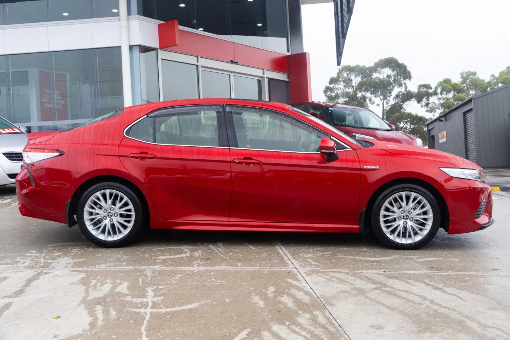 2020 Toyota Camry Gallery Image 3