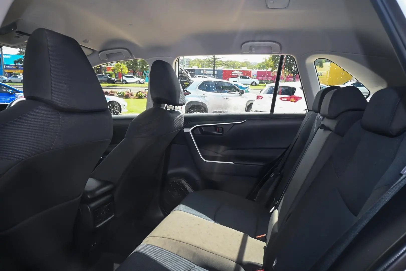 2025 Toyota RAV4 Gallery Image 9