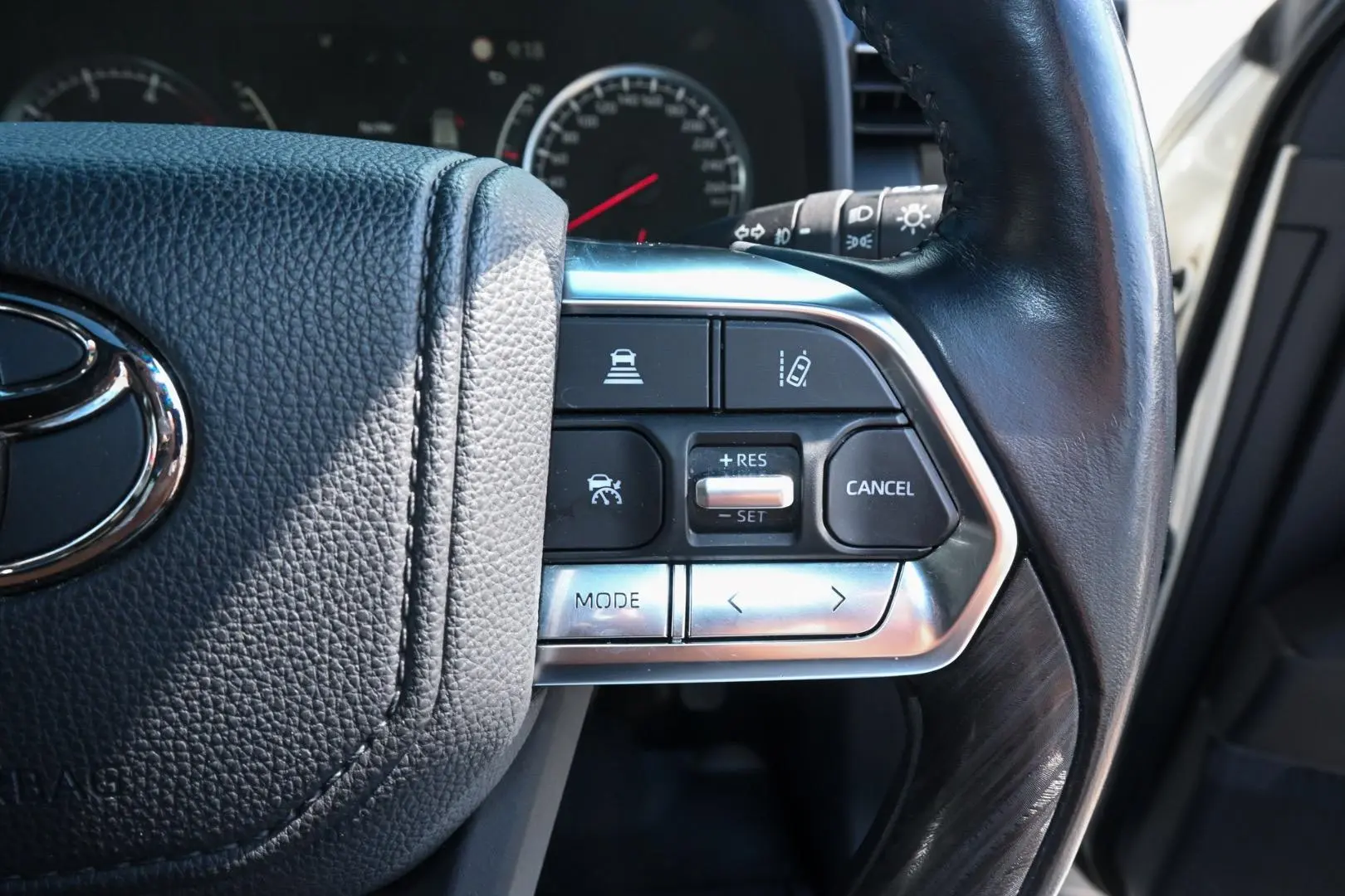 2022 Toyota Landcruiser Gallery Image 14