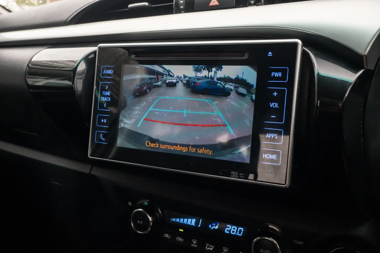 2017 Toyota Hilux Gallery Image 9